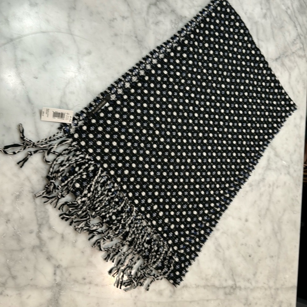 Banana Republic patterned metallic scarf. NWT